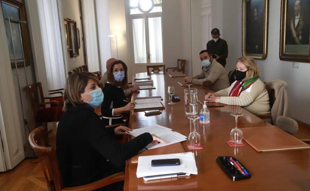 Castejón prepara una ordenanza para ampliar terrazas de hostelería en Cartagena