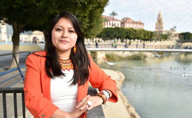 Sara María Cutiopala: «Luchamos para que se valore lo que aportan los ecuatorianos a la Región»