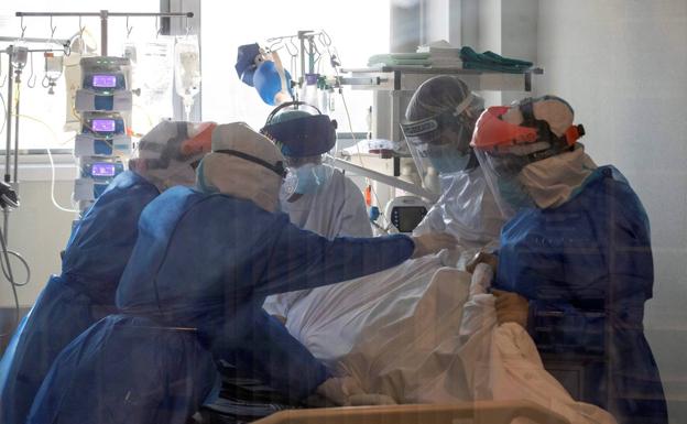 El SMS alerta de una «situación crítica» si no caen los contagios en 48 horas