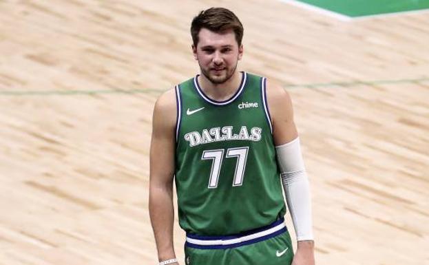 Doncic firma otro histórico 'triple-doble' pero pierden los Mavericks