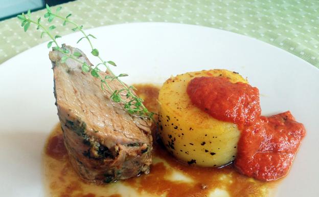 Cerdo adobado con tomillo y romero