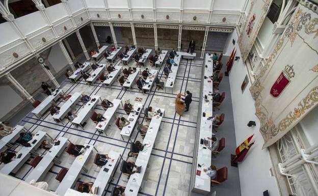 PSOE, Podemos y Cs consideran que «la irresponsabilidad» de Villegas debería conllevar «responsabilidades»