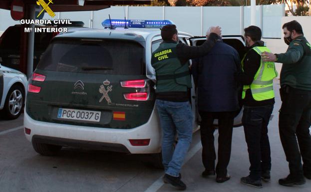 Arrestan en Avileses a un ciudadano británico de 72 años buscado por la Interpol por delitos sexuales