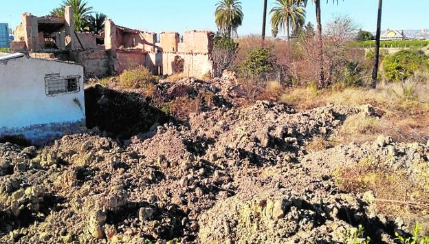 Los vecinos de Torreagüera denuncian nuevos aterramientos al lado de la casa de Antonete Gálvez