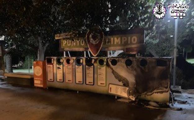 Identificados tres menores como presuntos responsables de dos incendios en matorrales y contenedores en Murcia