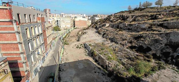 Casco Antiguo completará la excavación arqueológica de los solares de la Morería