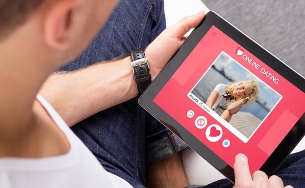 La Policía alerta de una estafa que están sufriendo muchos usuarios de Tinder y otras aplicaciones de citas