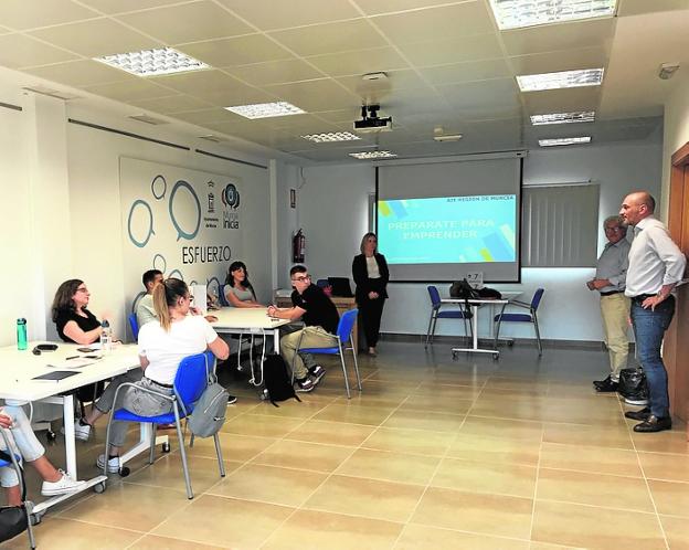 AJE Región de Murcia potencia las ideas de negocio con 'Murcia Empresa'