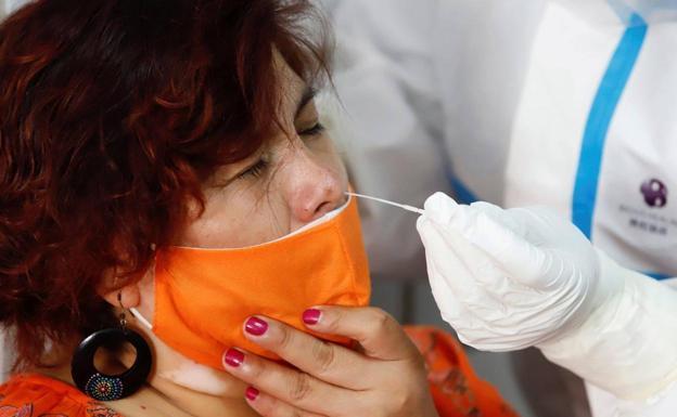Confirmado: los test anales para detectar el coronavirus llegan a España