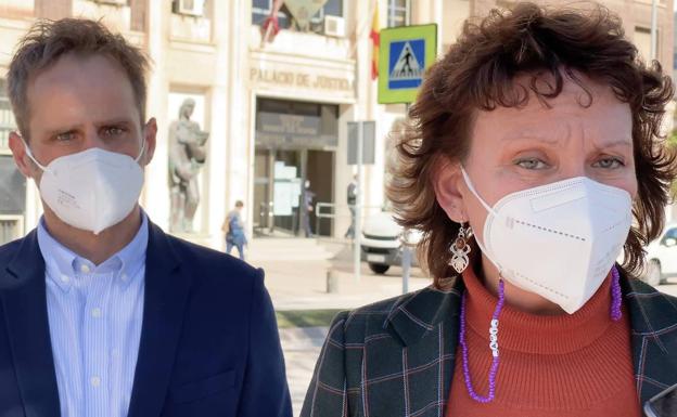 Podemos se reúne con el fiscal superior de la Región para avanzar en la denuncia sobre el «escándalo» de las vacunas