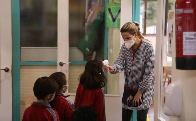 ANPE reclama que se priorice a los docentes en la segunda fase de la vacunación