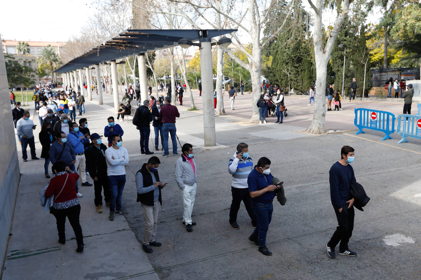 Ecuatorianos residentes en la Región de Murcia ejercen su derecho al voto