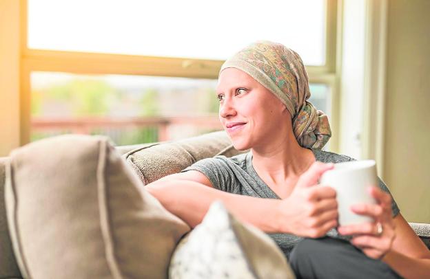 CaixaBank y la AECC promueven una campaña a favor de la investigación contra el cáncer