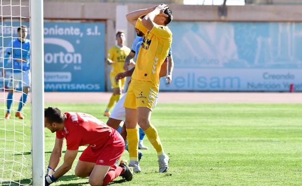 La falta de puntería condena a un UCAM que no sale de su mala racha