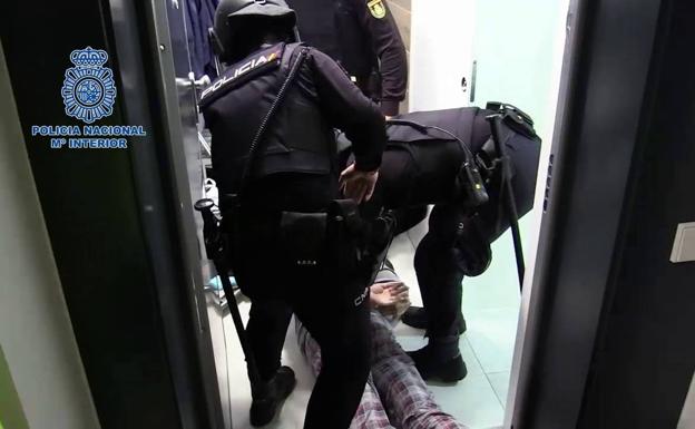 El máximo líder de una red internacional de traficantes se ocultaba en Los Alcázares