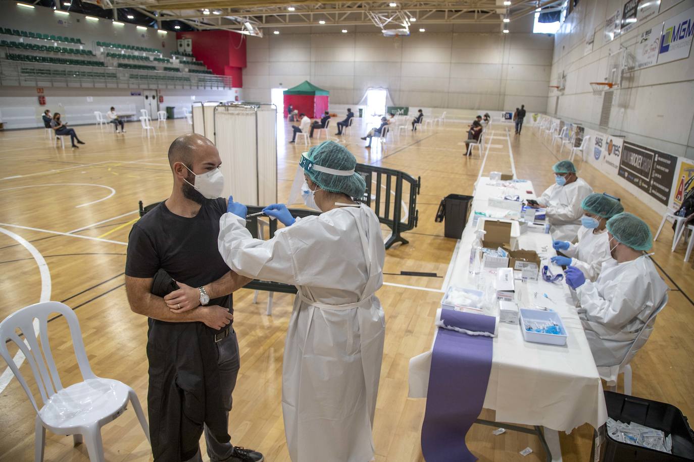 Este jueves empiezan las vacunaciones a 700 sanitarios en Cabezo de Beaza en Cartagena