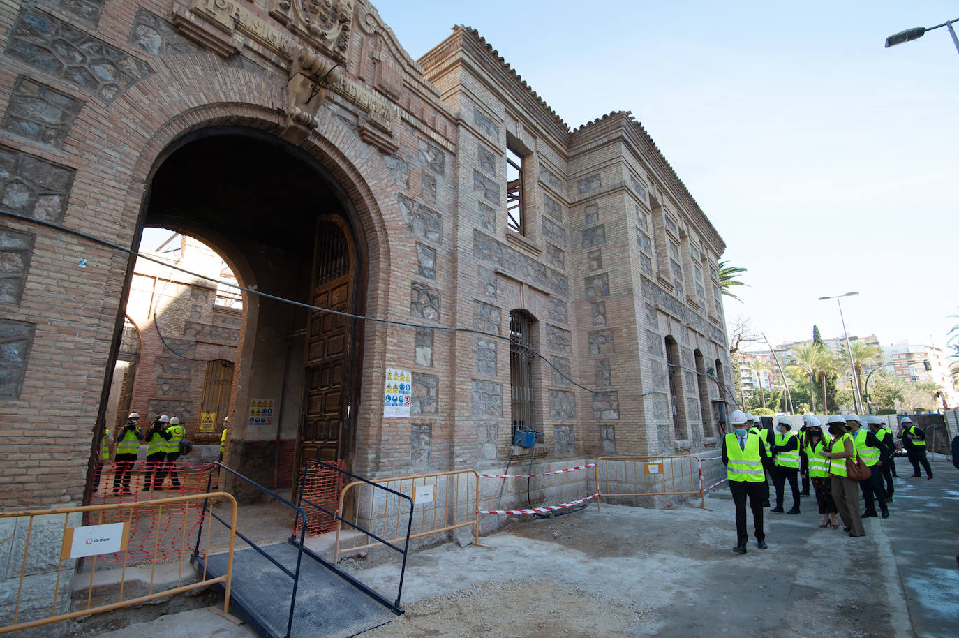 La corporación municipal visita las obras de la Cárcel Vieja de Murcia