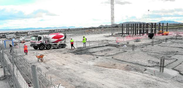 La fábrica de piensos de Alimer tendrá 12 plantas de altura y costará 10,5 millones