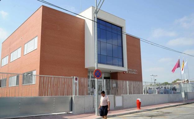 Denuncian un presunto trato de favor en las oposiciones a cabo de la Policía Local de Las Torres