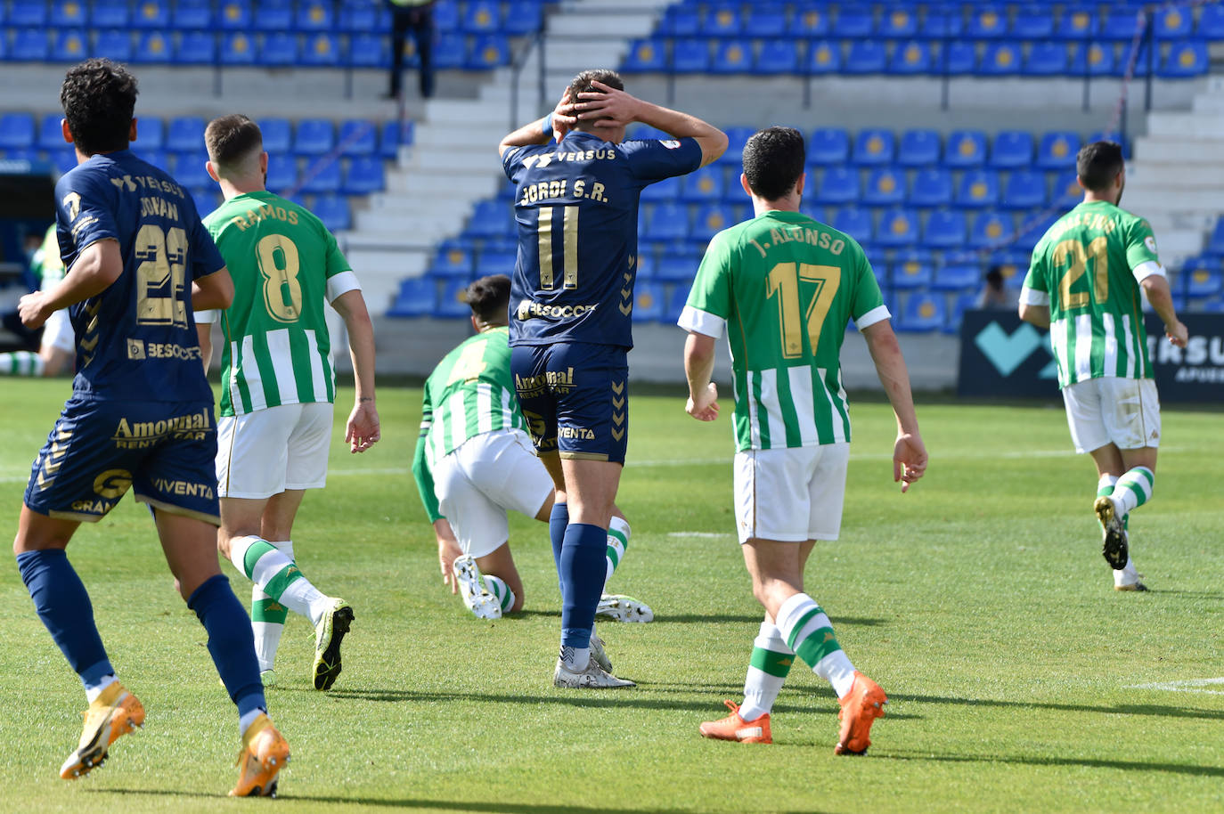 El empate entre el UCAM Murcia CF y el Betis Deportivo, en imágenes