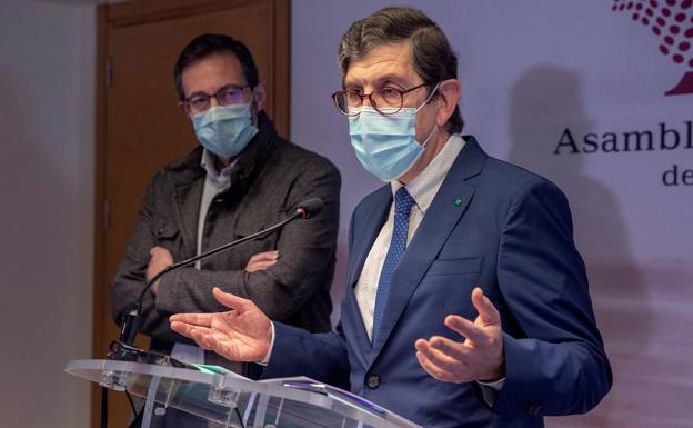 Los diez consejeros de Salud que son médicos y no se vacunaron