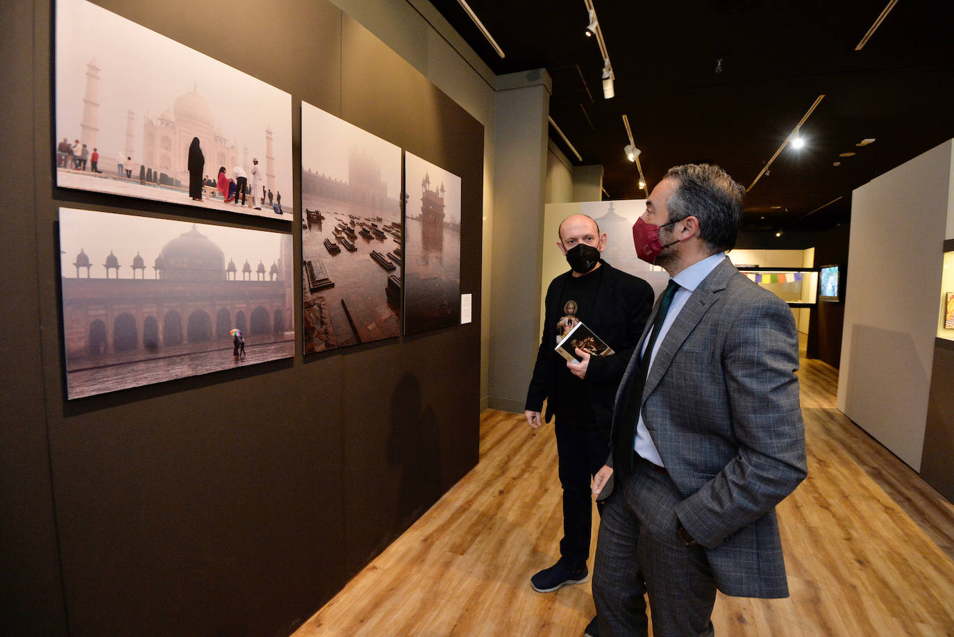 Presentación de la exposición 'Ganges, el río sagrado' en el Museo Arqueológico de Murcia