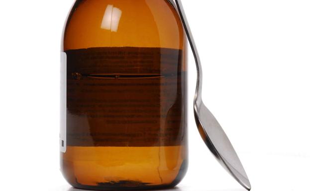 Sanidad ordena retirar un jarabe para la tos que se vende en farmacias