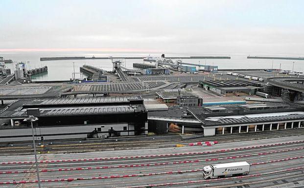 Camiones montados en tren hasta el corazón de Europa