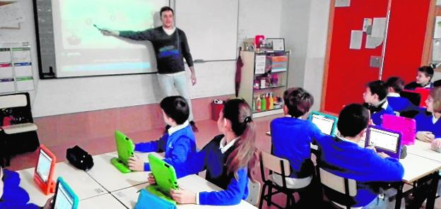 Gabriel Pérez Cárcel promueve el crecimiento integral del alumno con un método innovador