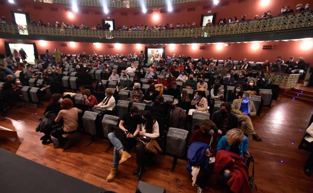 El público regresa al Teatro Circo Murcia tras la obligada pausa