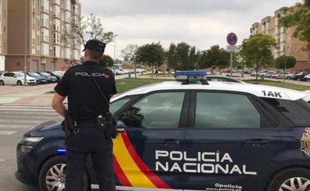 Atracan una confitería a punta de cuchillo en Murcia