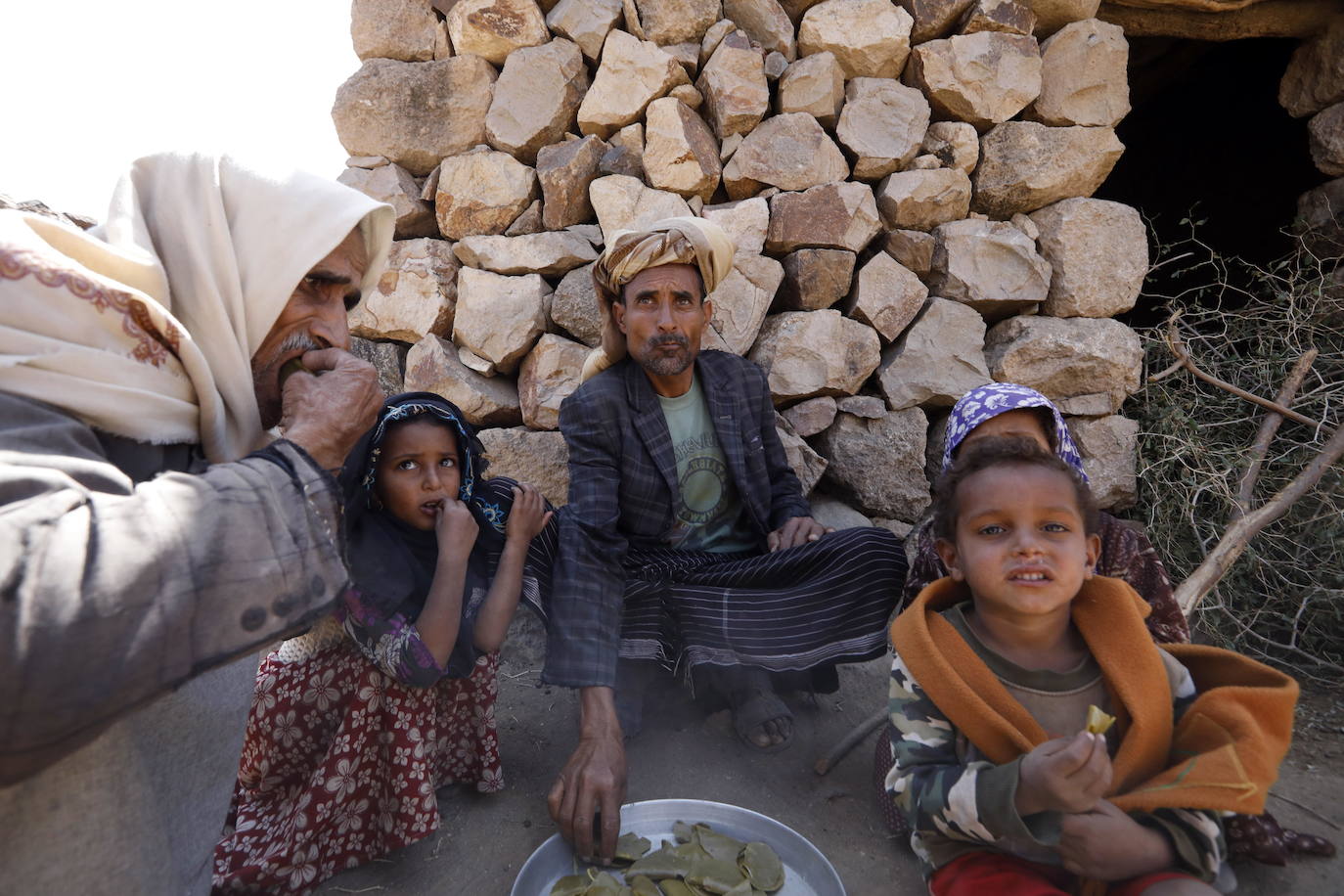 Comer hojas para sobrevivir