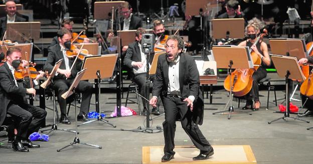 Música y humor con la Sinfónica y Zapata Tenor