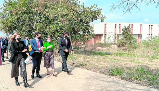 Una empresa francesa se ofrece a urbanizar los terrenos de la ZAL de Cartagena y a vender las parcelas