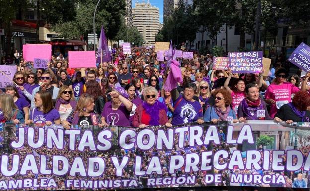 Podemos critica que «el intento del Gobierno regional de prohibir las manifiestaciones feministas supone una cacicada»