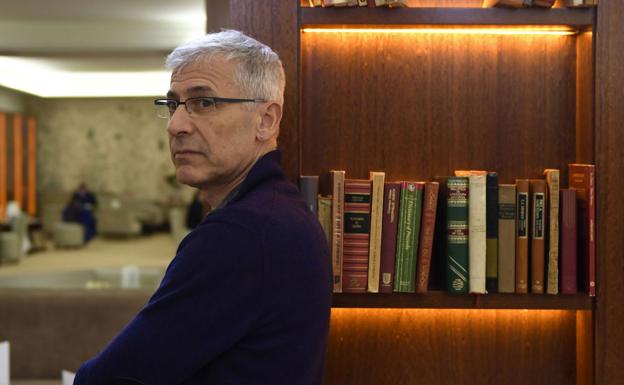 Ovejero y el adanismo narrativo