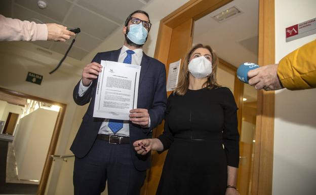 PSOE y Ciudadanos presentan una moción de censura para hacer presidenta a Ana Martínez Vidal