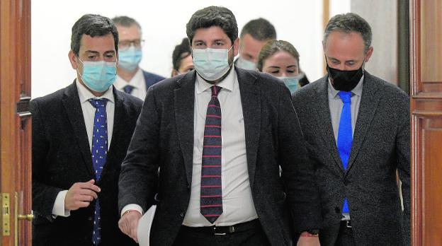 Miras destituye a Vidal y Torregrosa, pero mantiene a Franco de vicepresidenta