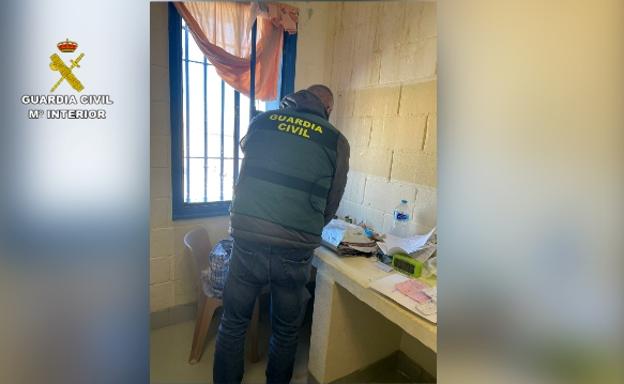 La Guardia Civil arresta a tres internos de Campos del Río por captar a otros para Daesh