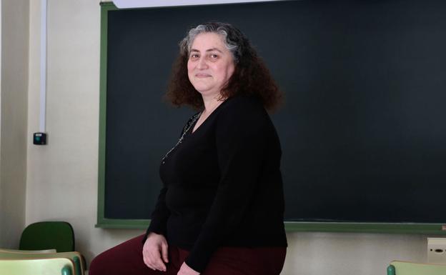 Begoña Alfageme: «Los alumnos están perdiendo el hábito de estudio con la semipresencialidad»