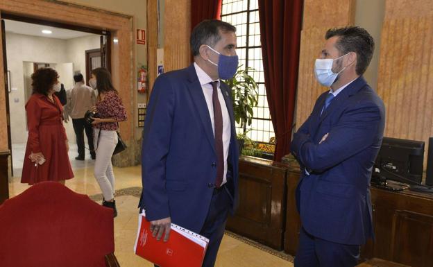 El PP de Murcia acusa al PSOE de «urdir una trama de bulos y difamaciones para asaltar el Ayuntamiento»