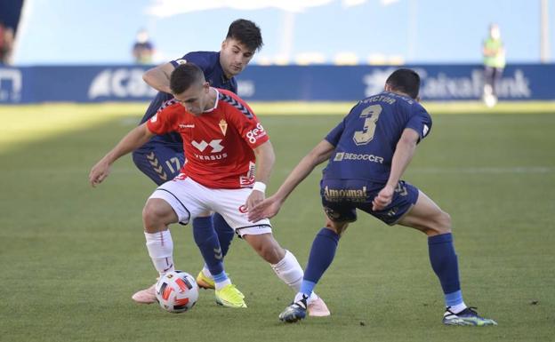 El Murcia consigue empatar el derbi en el último suspiro