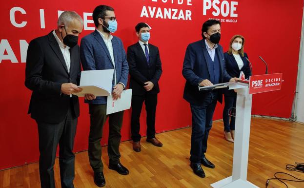 La moción de censura encalla en la negativa de Podemos a unir sus votos a los ex de Vox