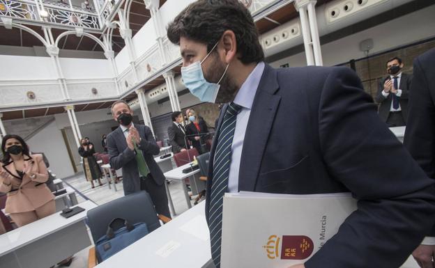 López Miras sostiene que la moción «ha dinamitado un pacto que estaba funcionando bien»