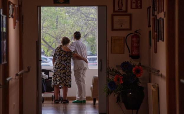 Los mayores y personas con discapacidad vacunadas en residencias de la Región ya pueden realizar salidas con familiares