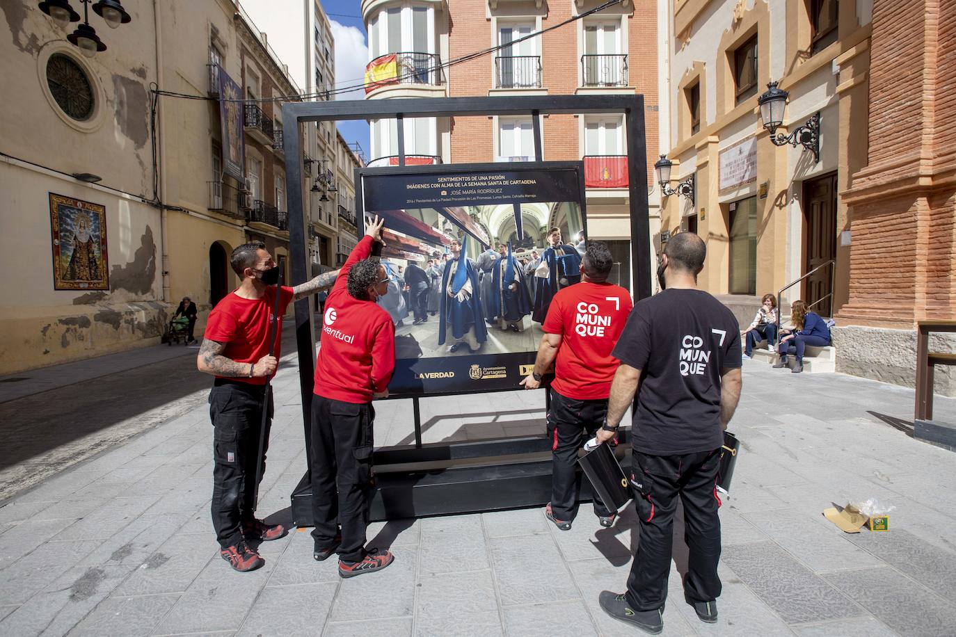LA VERDAD reaviva el espíritu de los desfiles de Semana Santa con una exposición fotográfica en Cartagena