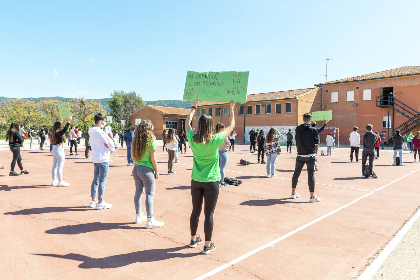 Protesta de los alumnos de 2º de bachillerato del IES Alquibla con motivo de la vuelta a la presencialidad