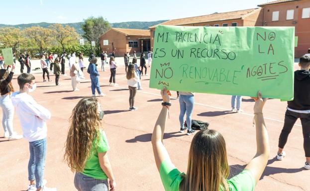 Protestas en el regreso de los alumnos de segundo de Bachillerato a la presencialidad
