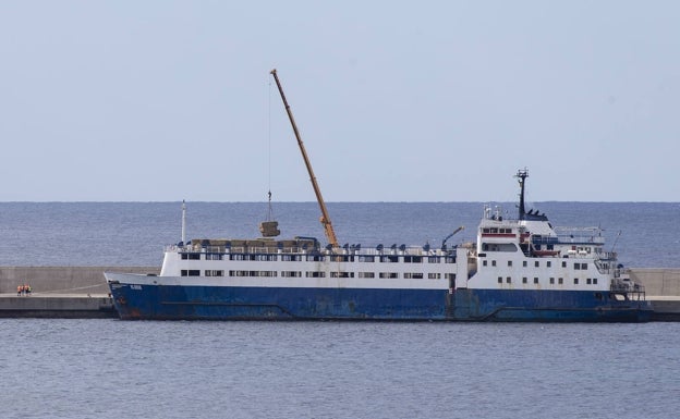 El Ministerio ordena sacrificar los 1.600 terneros del 'Elbeik' en Cartagena por su deterioro físico