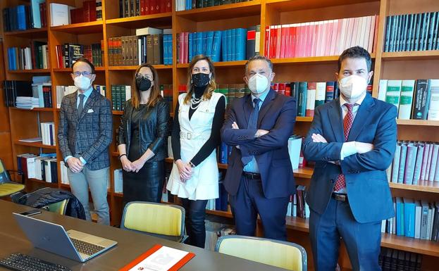 Los registradores de Murcia ayudarán a identificar fincas en las que se cometen delitos urbanísticos o medioambientales